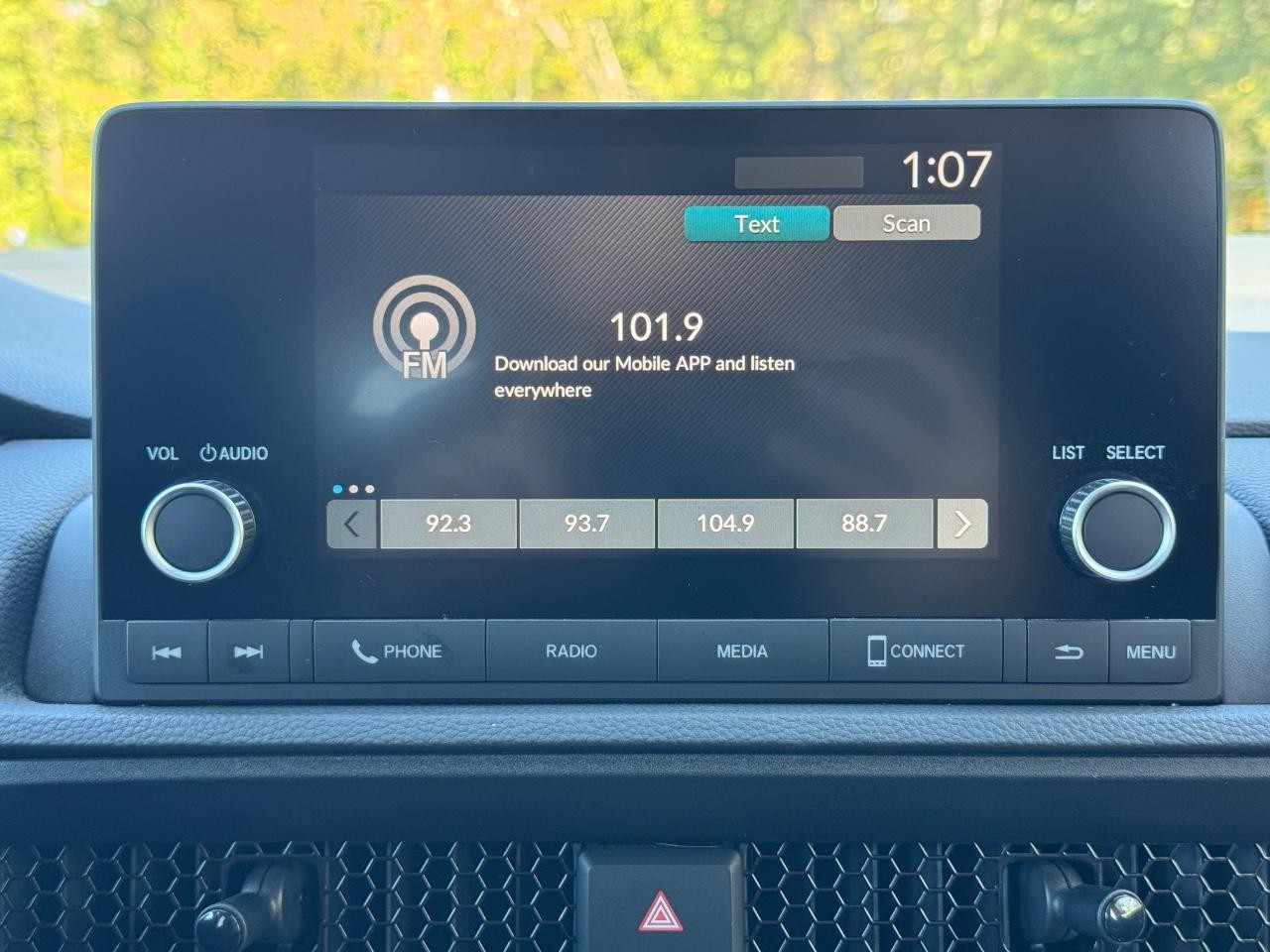 Honda CR-V Vehicle Full-screen Gallery Image 13