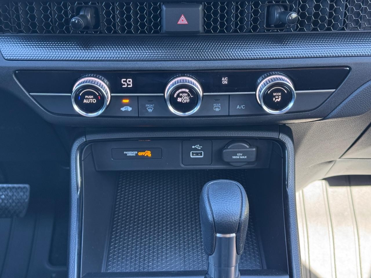 Honda CR-V Vehicle Full-screen Gallery Image 14