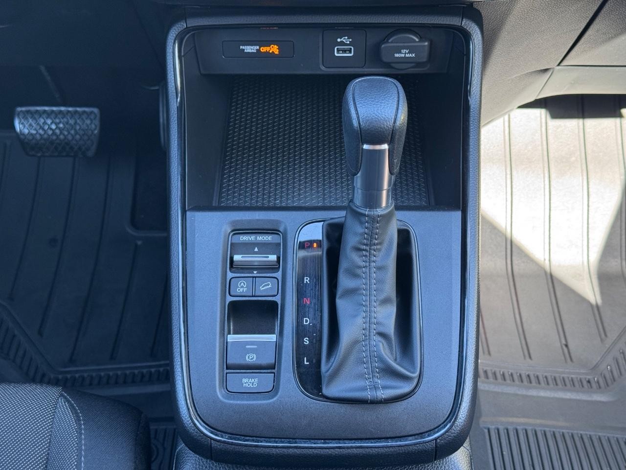 Honda CR-V Vehicle Full-screen Gallery Image 15