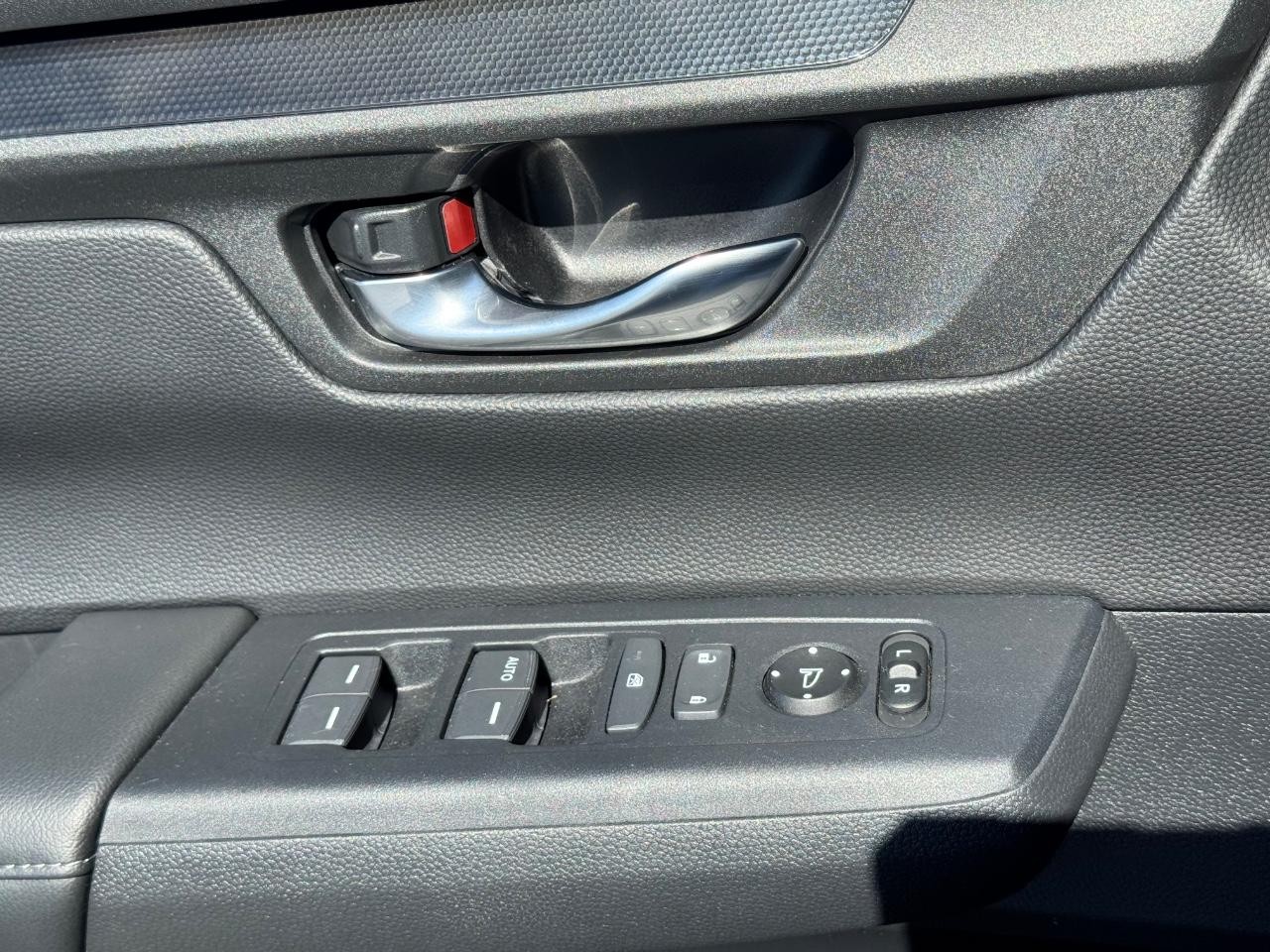 Honda CR-V Vehicle Full-screen Gallery Image 24