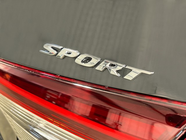 Honda Civic Sedan Hybrid Vehicle Full-screen Gallery Image 06