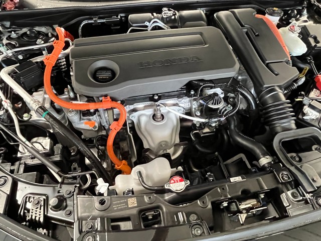 Honda Civic Sedan Hybrid Vehicle Full-screen Gallery Image 12