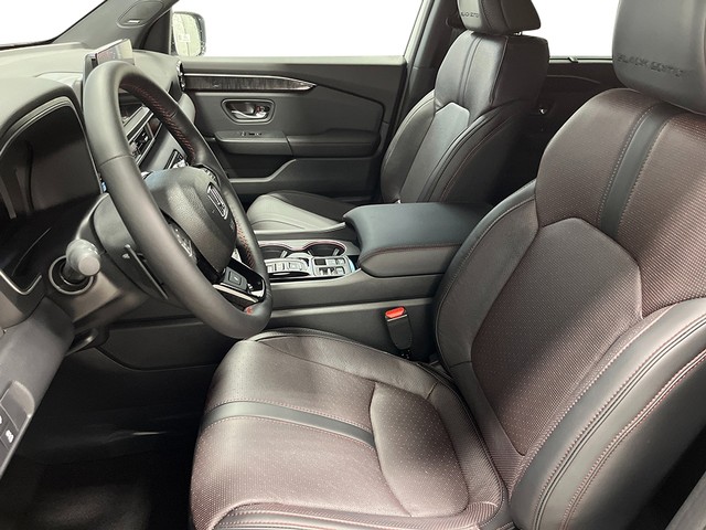 Honda Pilot Vehicle Full-screen Gallery Image 10