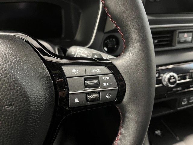 Honda Pilot Vehicle Full-screen Gallery Image 16