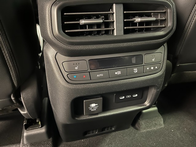 Honda Pilot Vehicle Full-screen Gallery Image 23