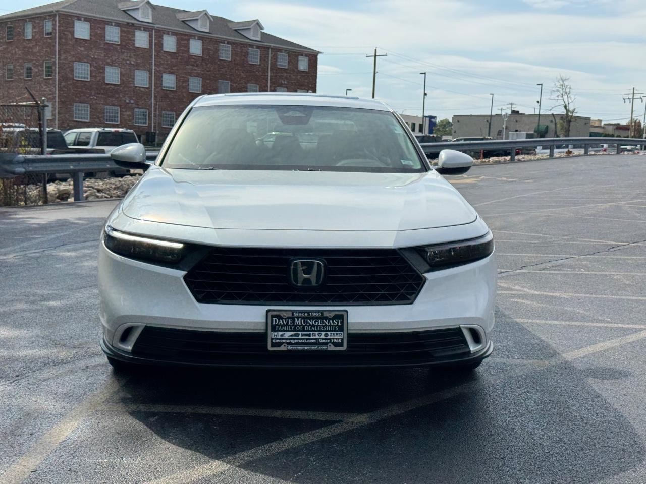 Honda Accord Sedan Vehicle Full-screen Gallery Image 09