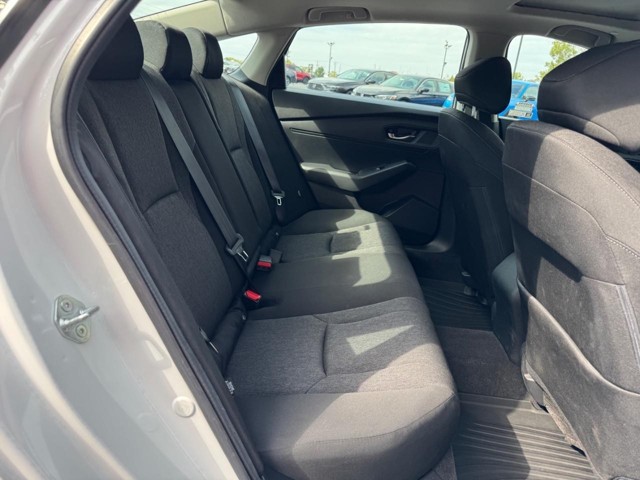 Honda Accord Sedan Vehicle Full-screen Gallery Image 10