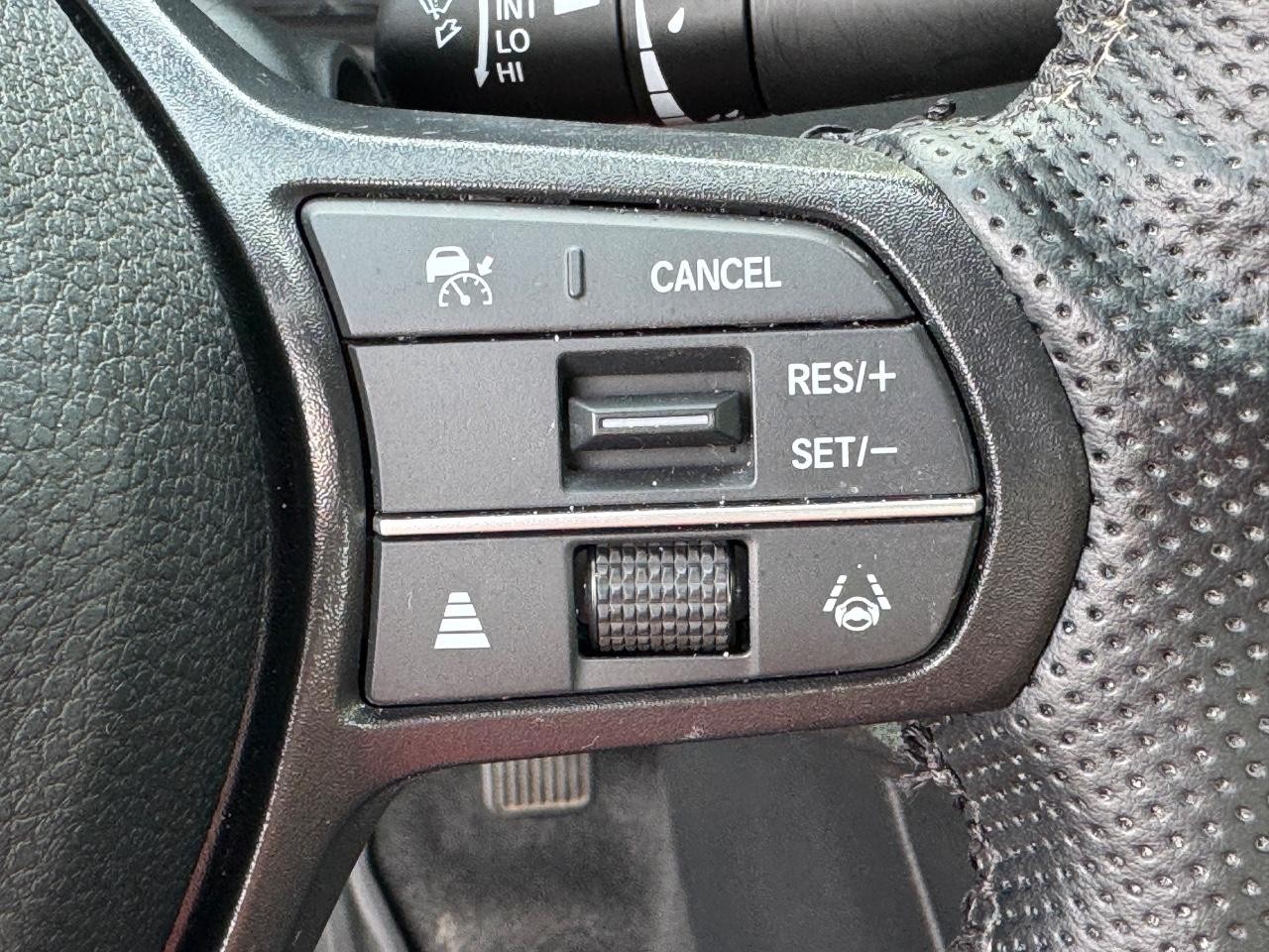 Honda Accord Sedan Vehicle Full-screen Gallery Image 21