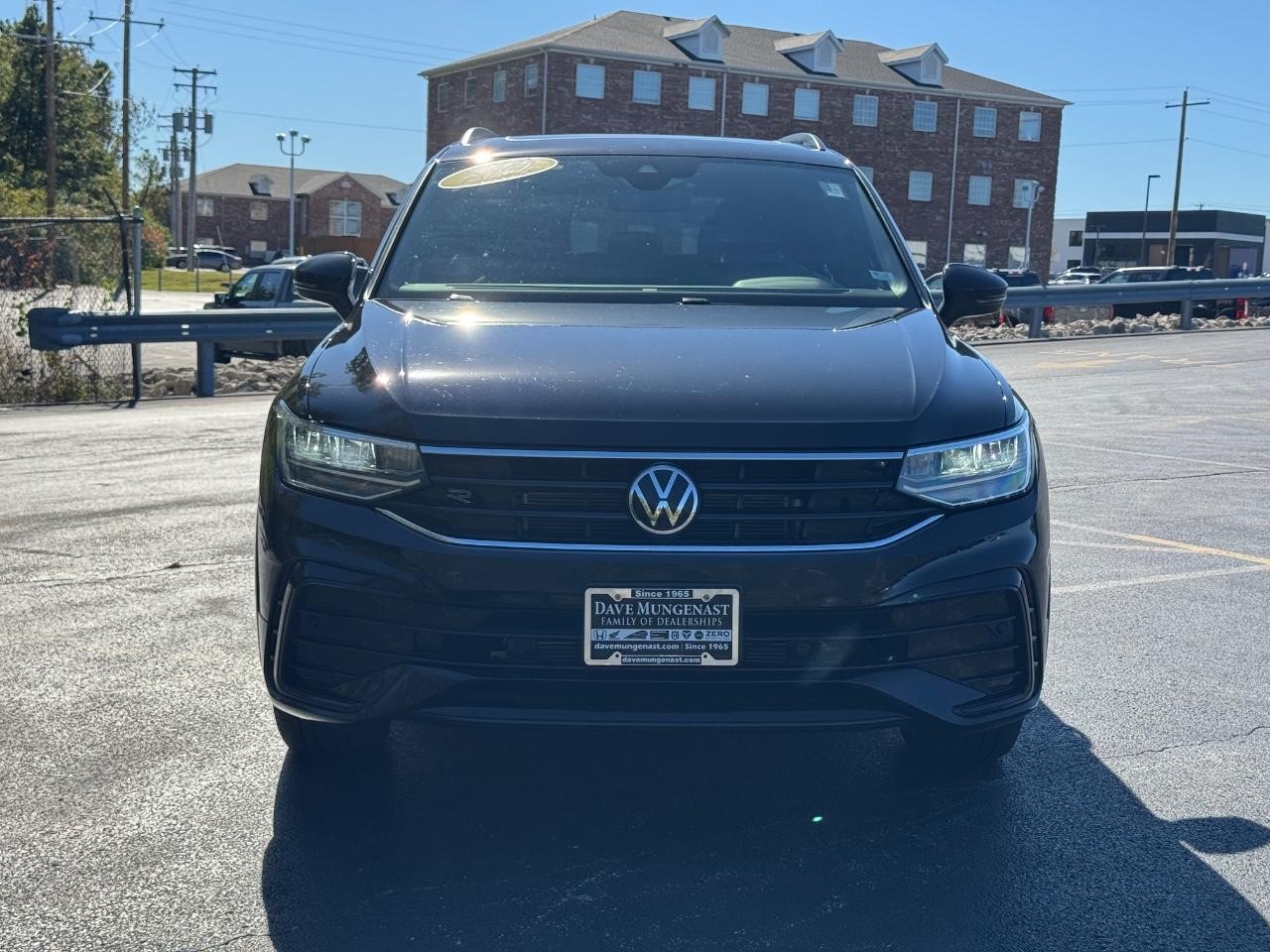 Volkswagen Tiguan Vehicle Full-screen Gallery Image 09