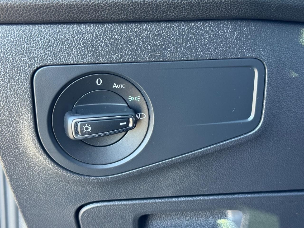 Volkswagen Tiguan Vehicle Full-screen Gallery Image 23