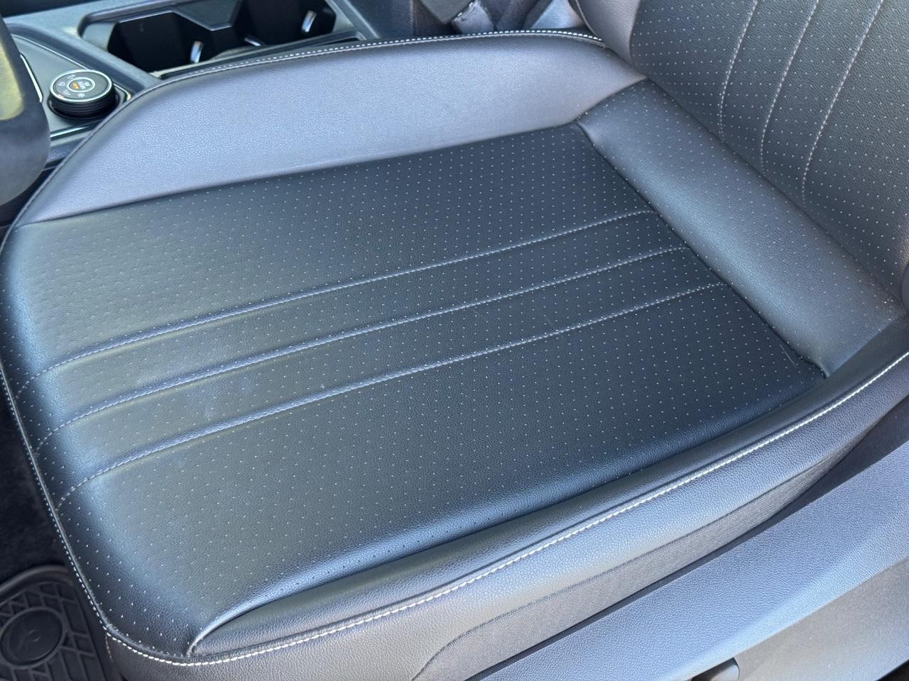 Volkswagen Tiguan Vehicle Full-screen Gallery Image 26