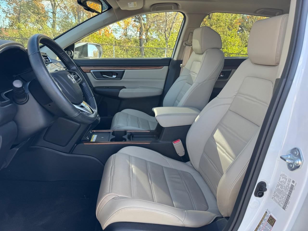 Honda CR-V Vehicle Full-screen Gallery Image 18