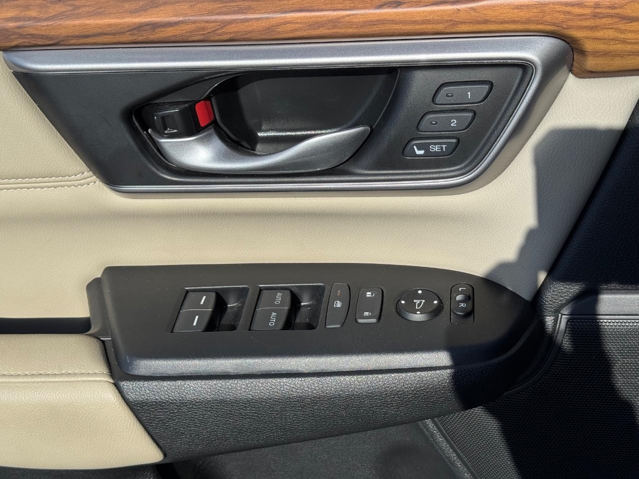 Honda CR-V Vehicle Full-screen Gallery Image 26