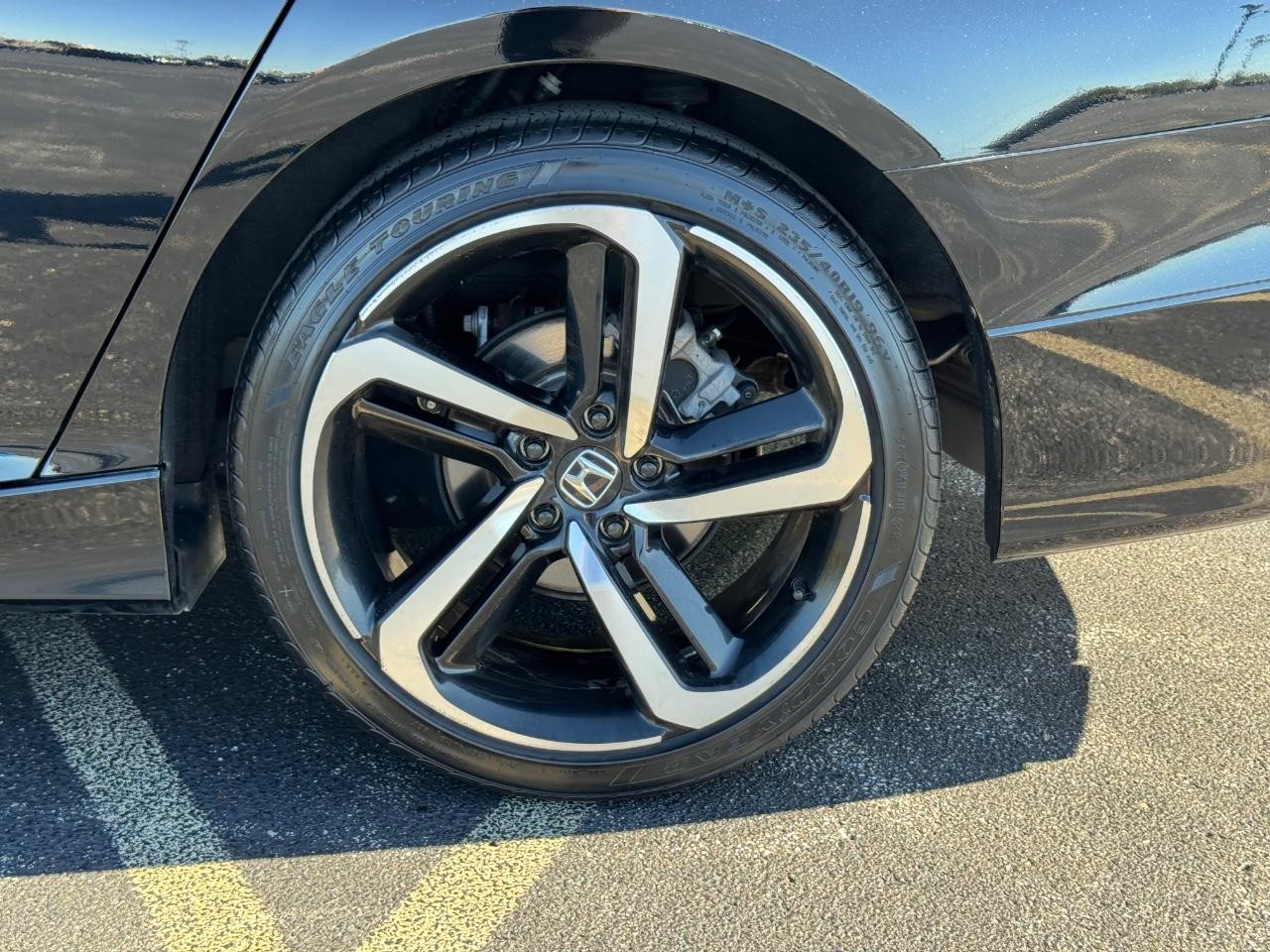 Honda Accord Sedan Vehicle Full-screen Gallery Image 07