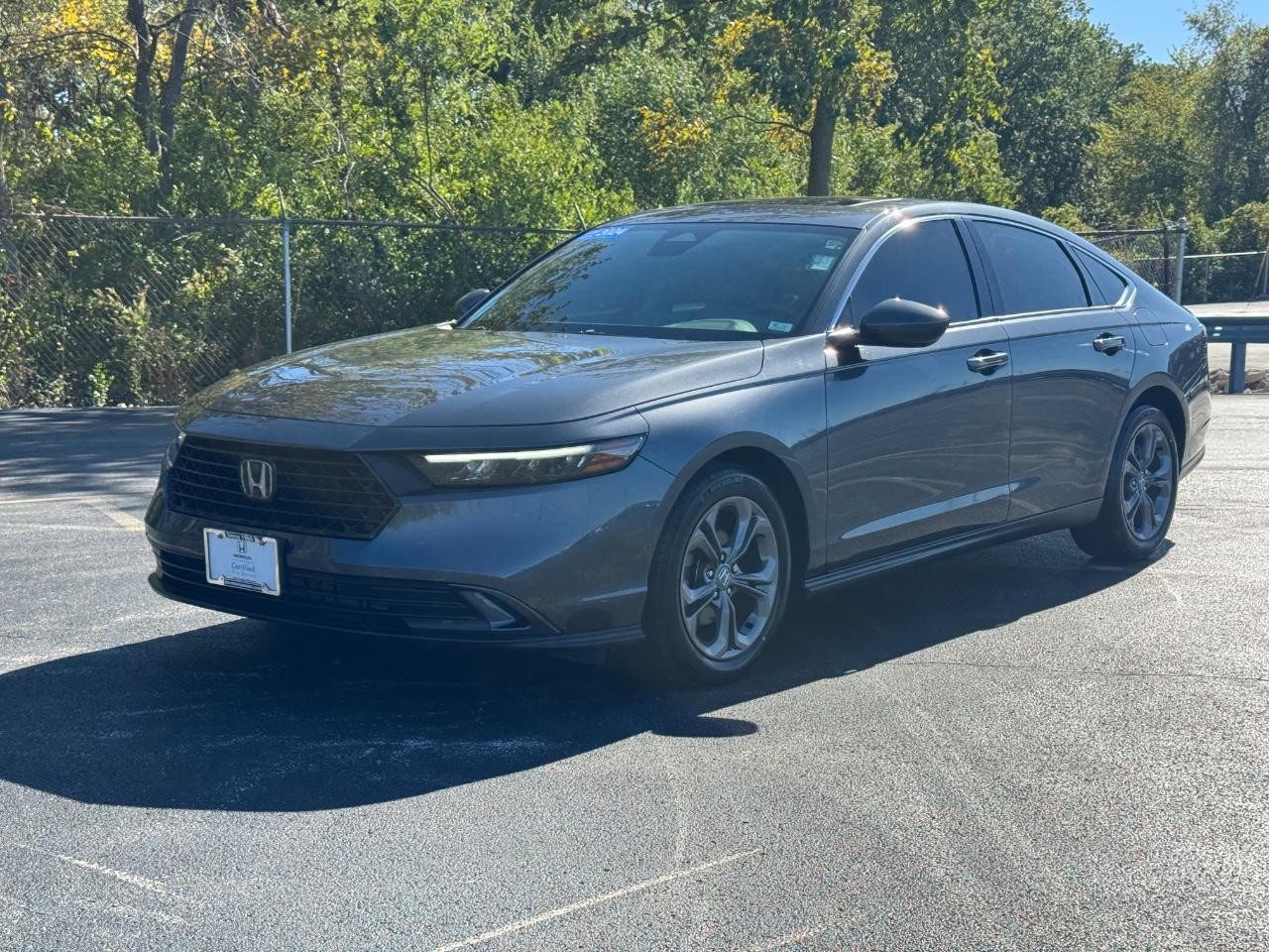 Honda Accord Sedan Vehicle Full-screen Gallery Image 08