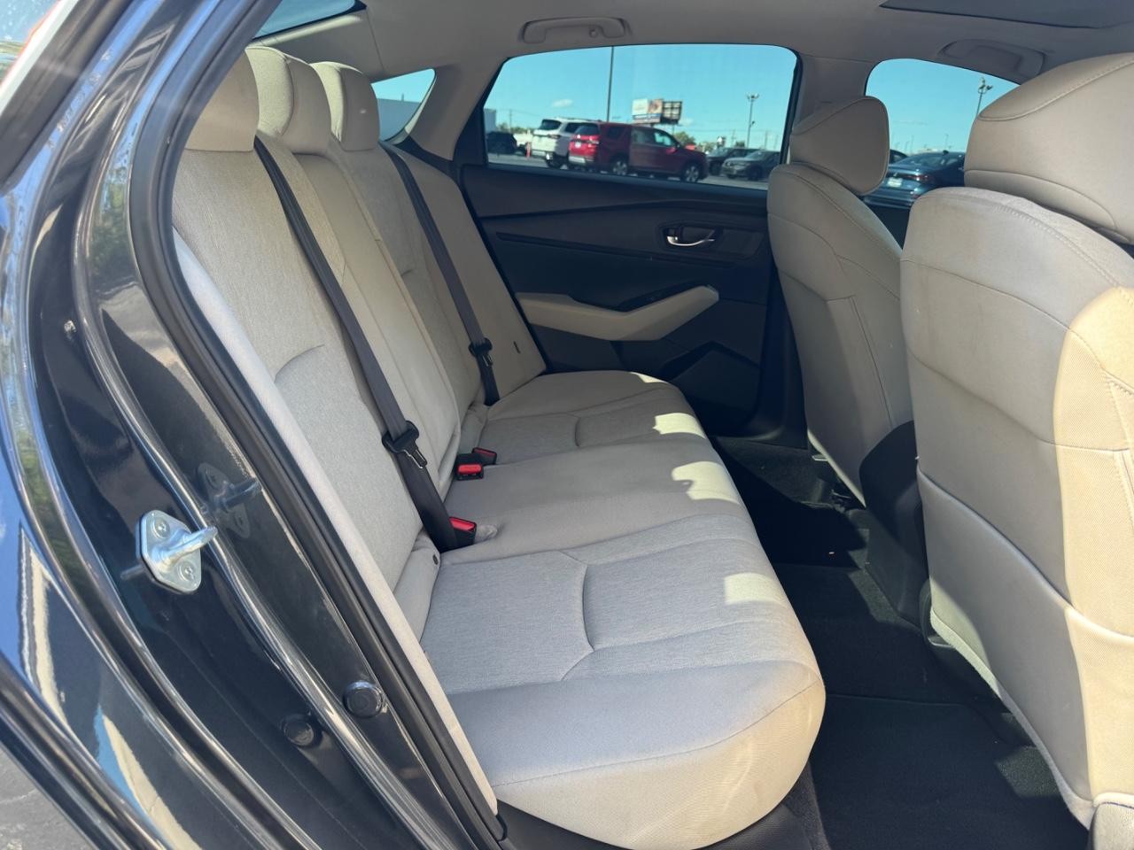 Honda Accord Sedan Vehicle Full-screen Gallery Image 10