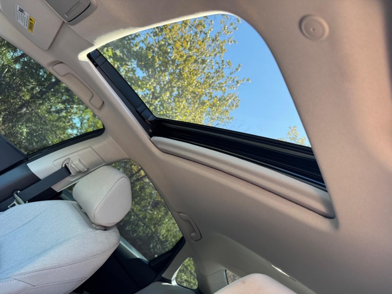 Honda Accord Sedan Vehicle Full-screen Gallery Image 18