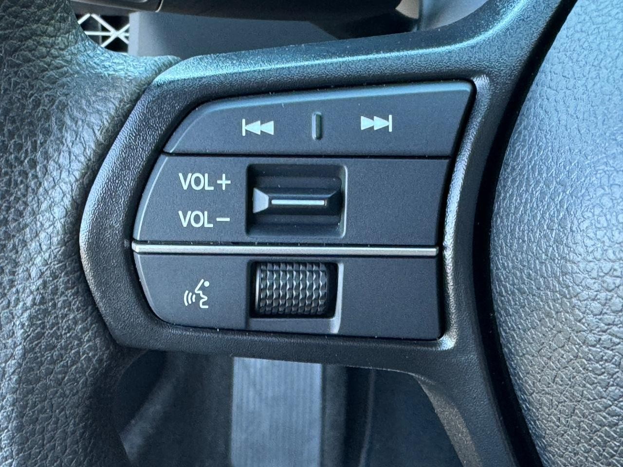 Honda Accord Sedan Vehicle Full-screen Gallery Image 20