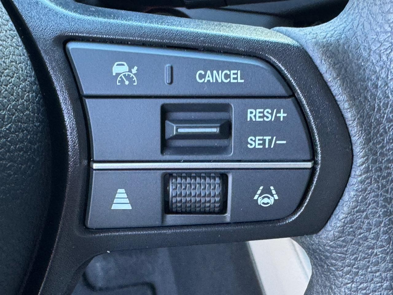 Honda Accord Sedan Vehicle Full-screen Gallery Image 21