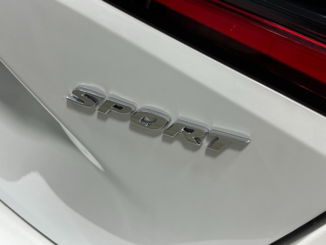 Honda Civic Hatchback Vehicle Full-screen Gallery Image 07