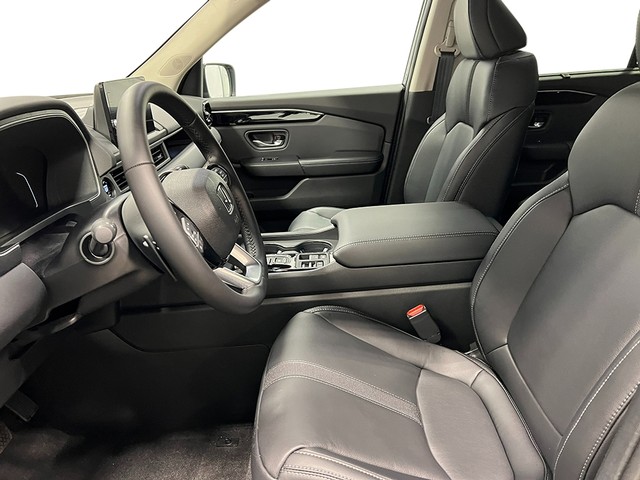 Honda Pilot Vehicle Full-screen Gallery Image 13