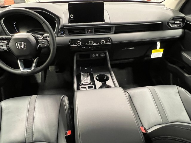 Honda Pilot Vehicle Full-screen Gallery Image 17