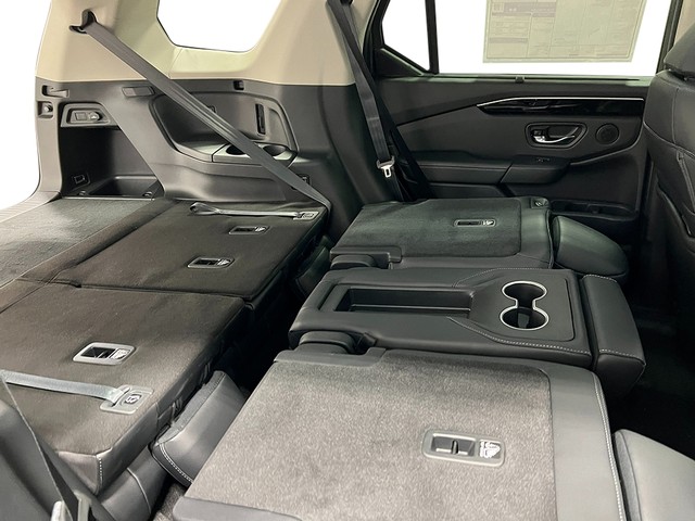 Honda Pilot Vehicle Full-screen Gallery Image 36