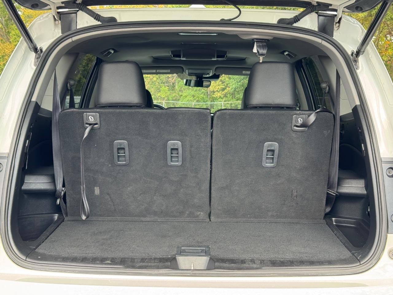 Honda Pilot Vehicle Full-screen Gallery Image 04