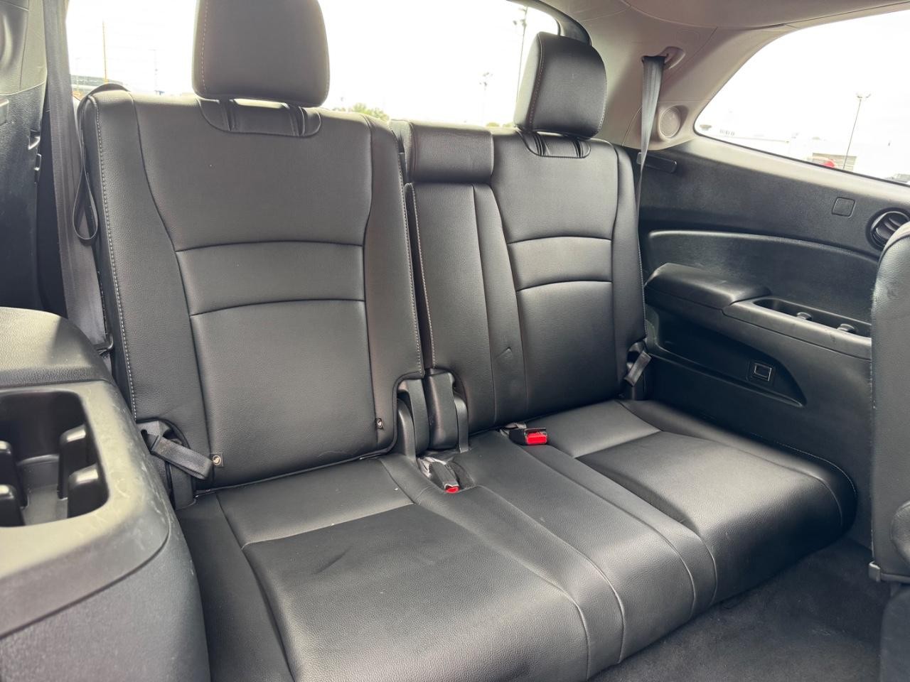 Honda Pilot Vehicle Full-screen Gallery Image 11