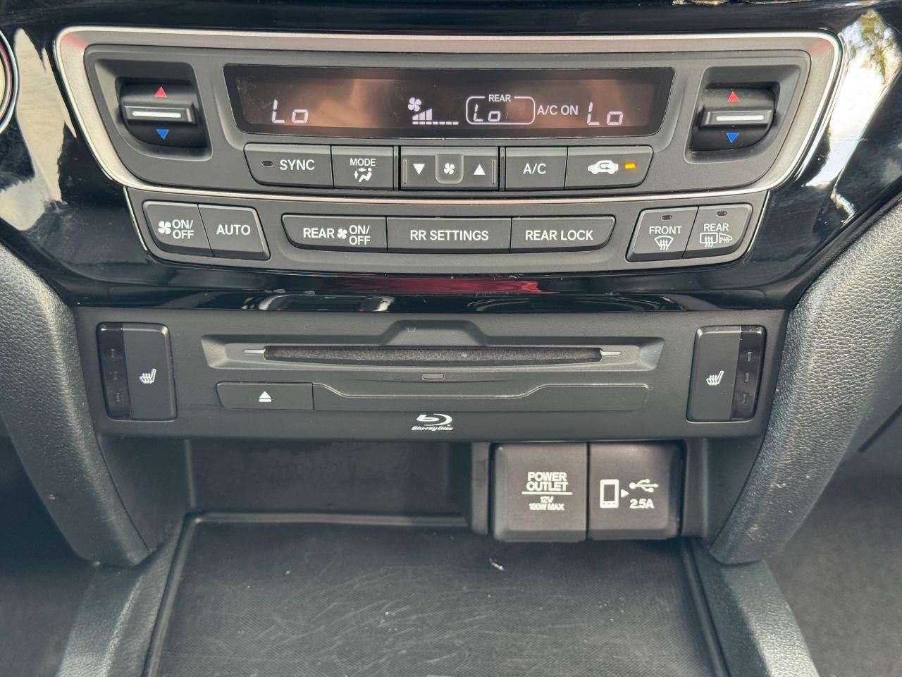 Honda Pilot Vehicle Full-screen Gallery Image 15