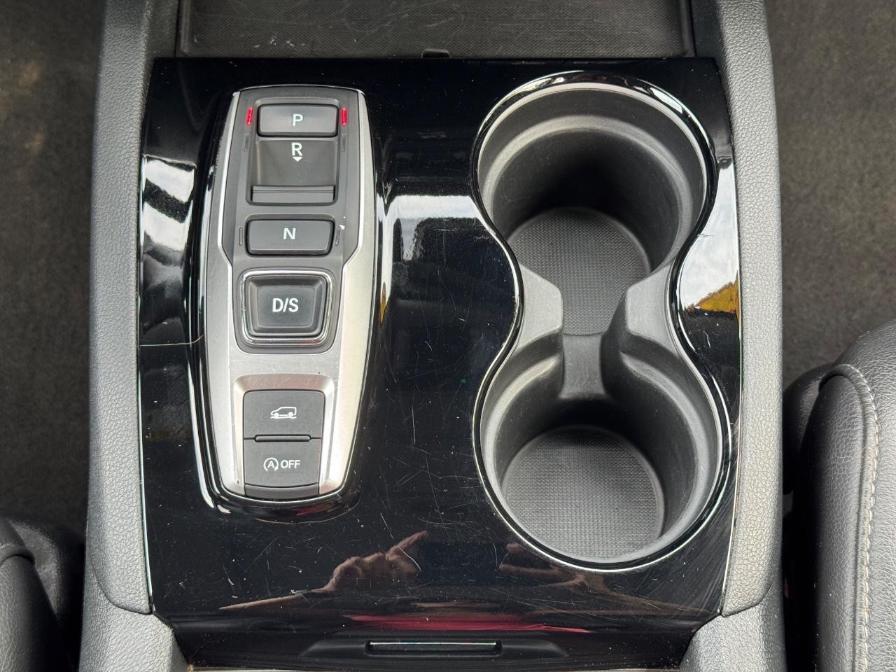 Honda Pilot Vehicle Full-screen Gallery Image 16