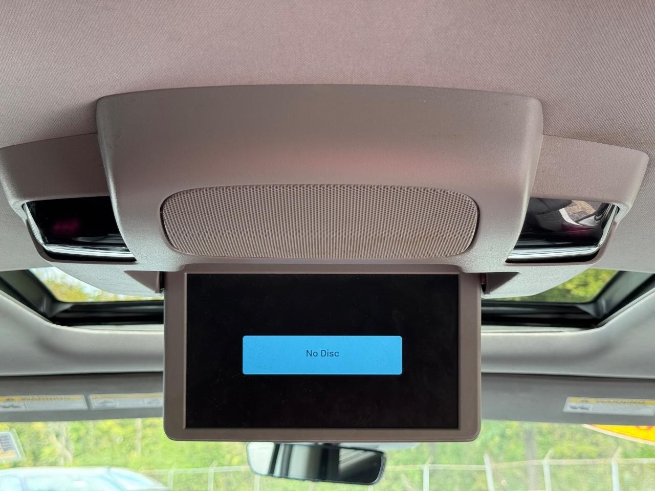 Honda Pilot Vehicle Full-screen Gallery Image 18