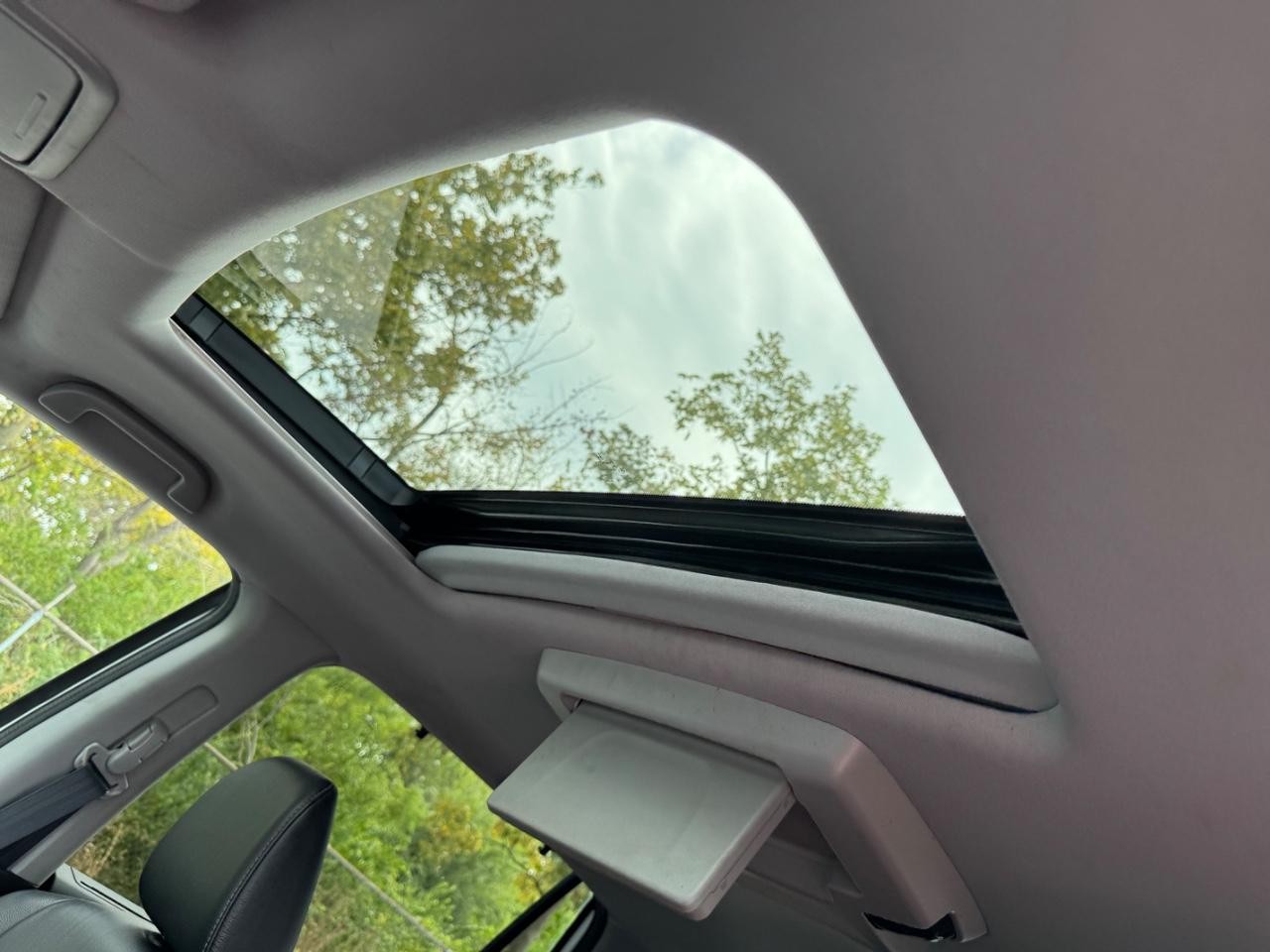 Honda Pilot Vehicle Full-screen Gallery Image 21