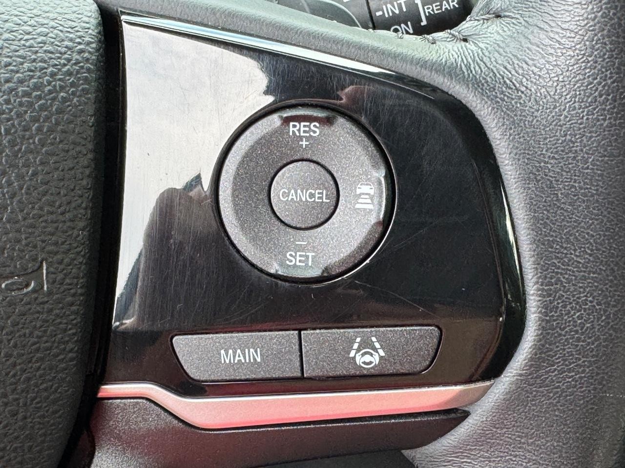 Honda Pilot Vehicle Full-screen Gallery Image 24