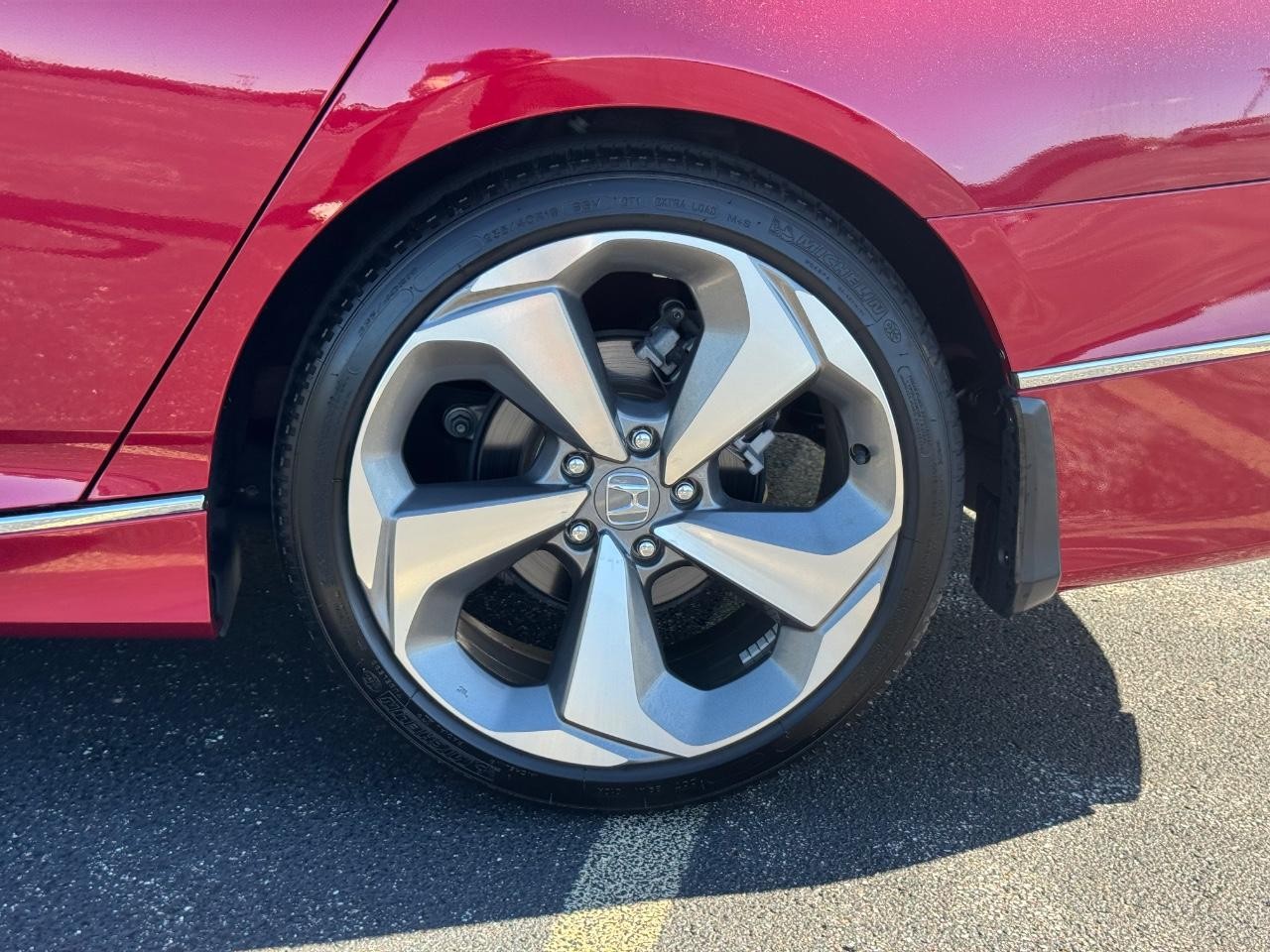 Honda Accord Sedan Vehicle Full-screen Gallery Image 07