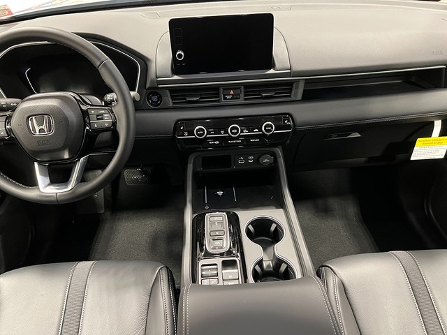 Honda Pilot Vehicle Full-screen Gallery Image 14