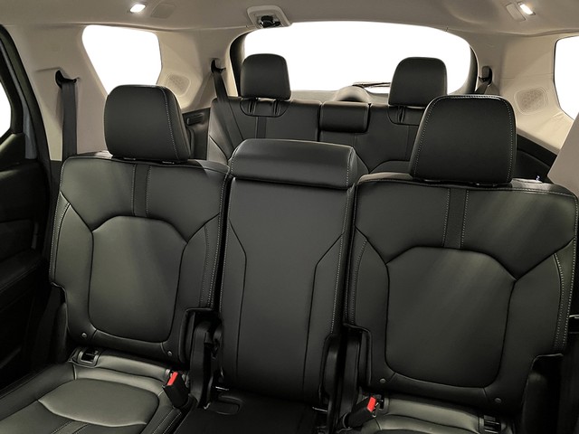 Honda Pilot Vehicle Full-screen Gallery Image 25