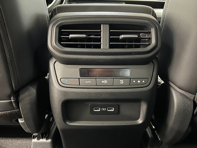 Honda Pilot Vehicle Full-screen Gallery Image 27