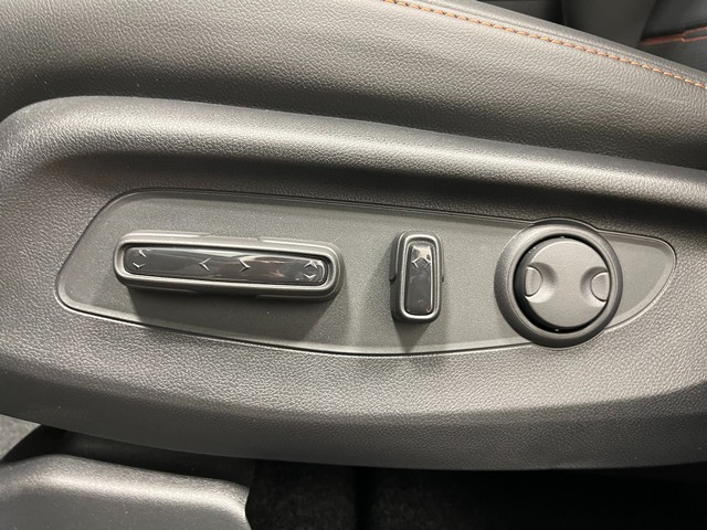 Honda CR-V Hybrid Vehicle Full-screen Gallery Image 14