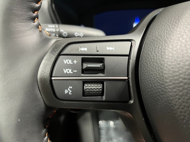 Honda CR-V Hybrid Vehicle Full-screen Gallery Image 18