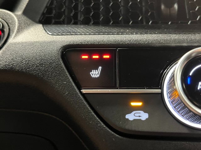 Honda CR-V Hybrid Vehicle Full-screen Gallery Image 22