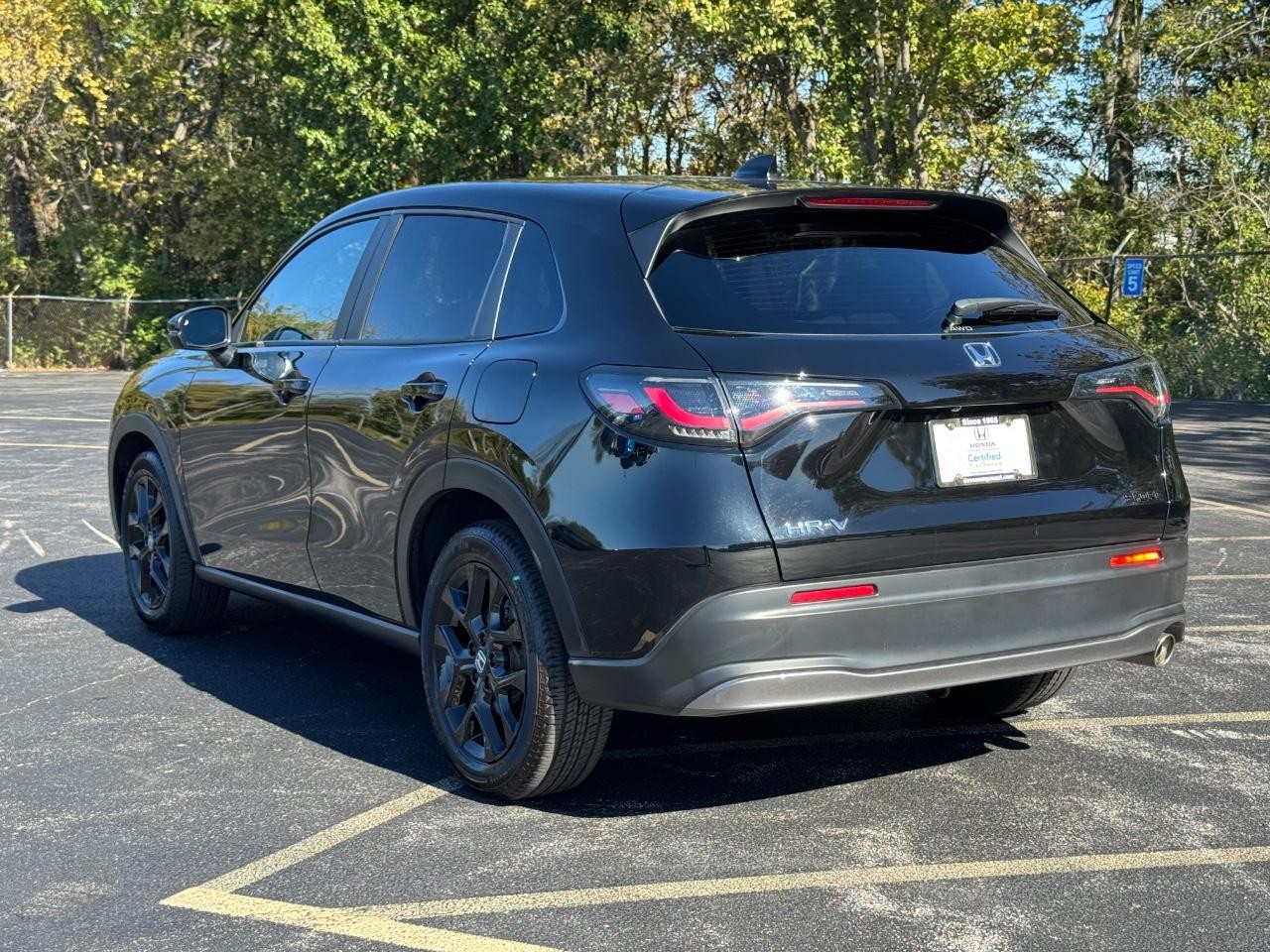 Honda HR-V Vehicle Full-screen Gallery Image 06