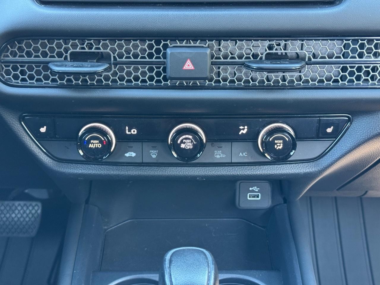 Honda HR-V Vehicle Full-screen Gallery Image 14