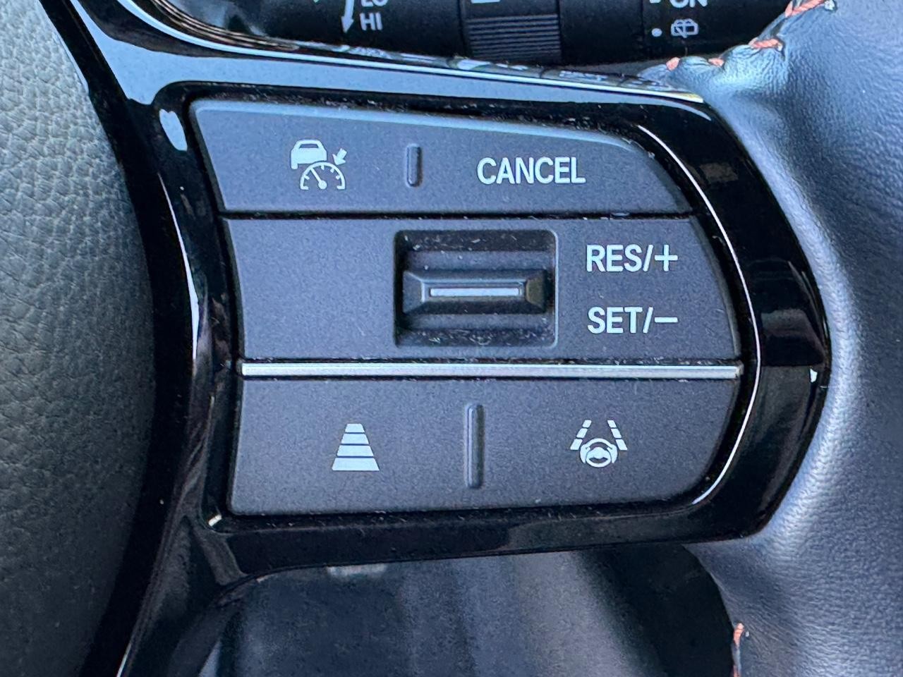 Honda HR-V Vehicle Full-screen Gallery Image 21