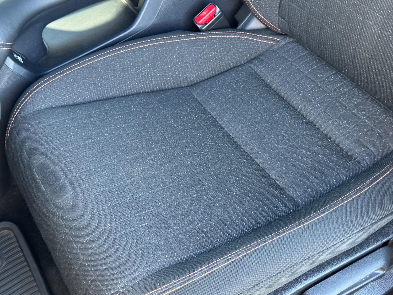 Honda HR-V Vehicle Full-screen Gallery Image 25