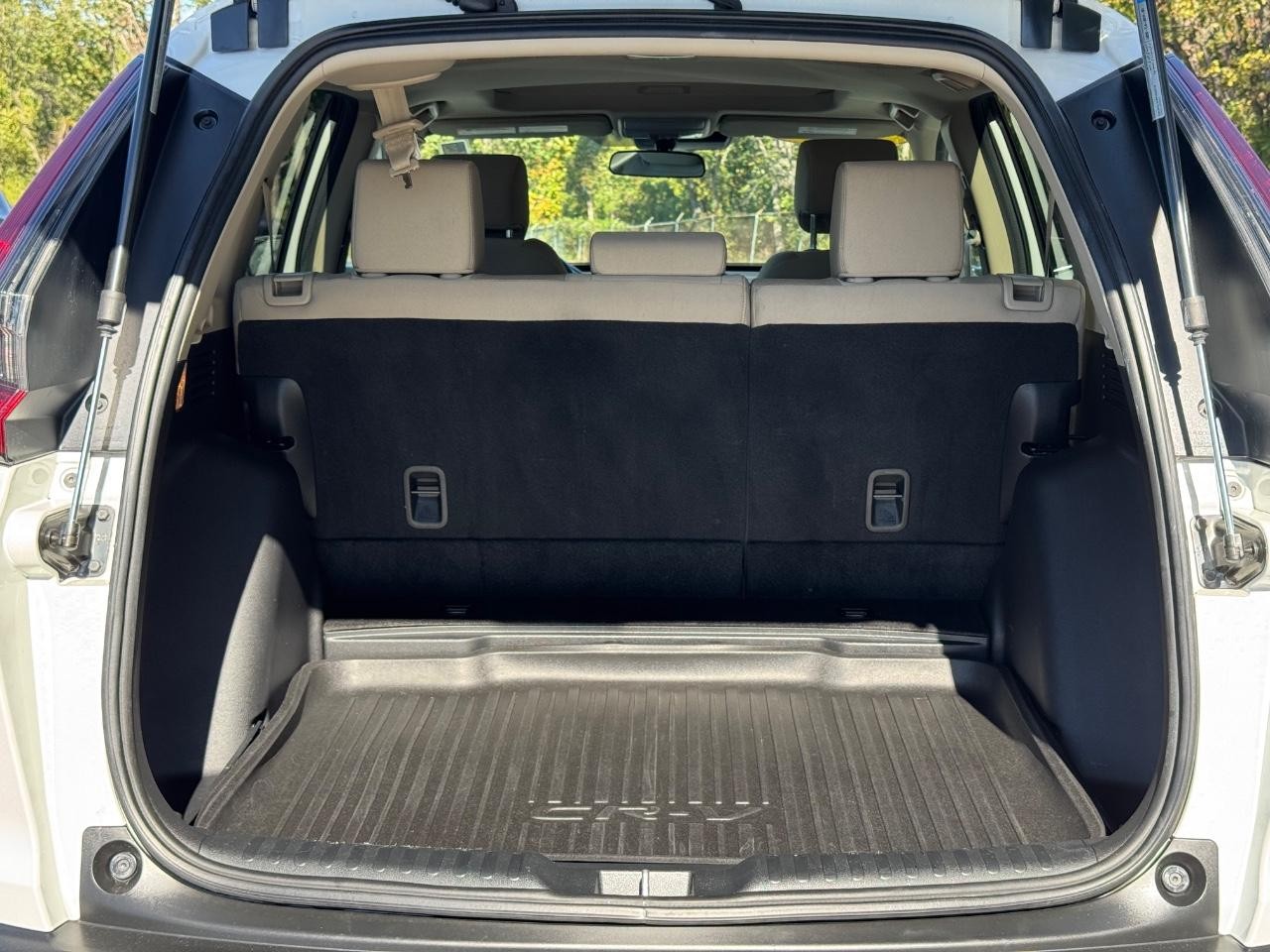 Honda CR-V Vehicle Full-screen Gallery Image 04