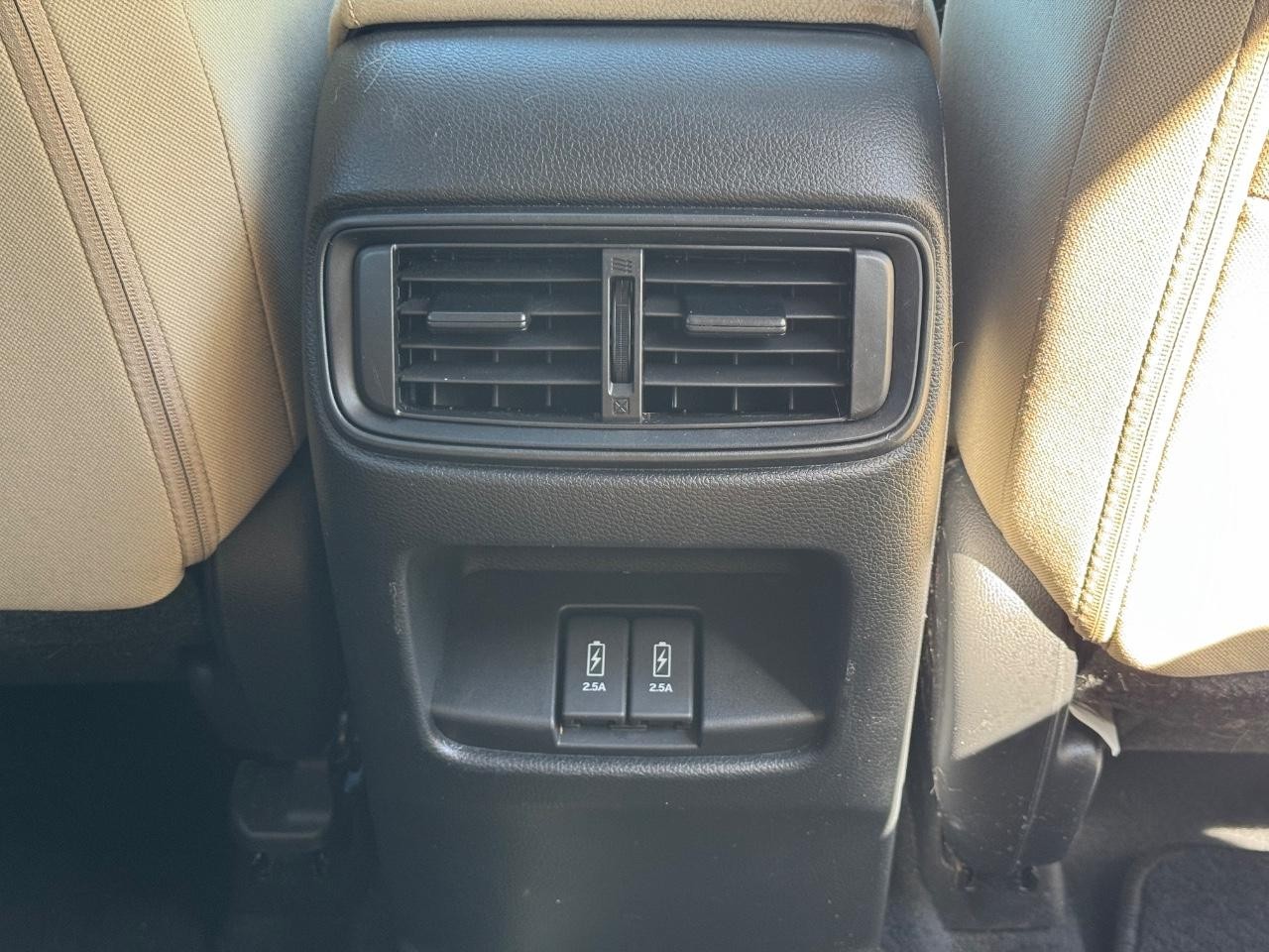 Honda CR-V Vehicle Full-screen Gallery Image 15