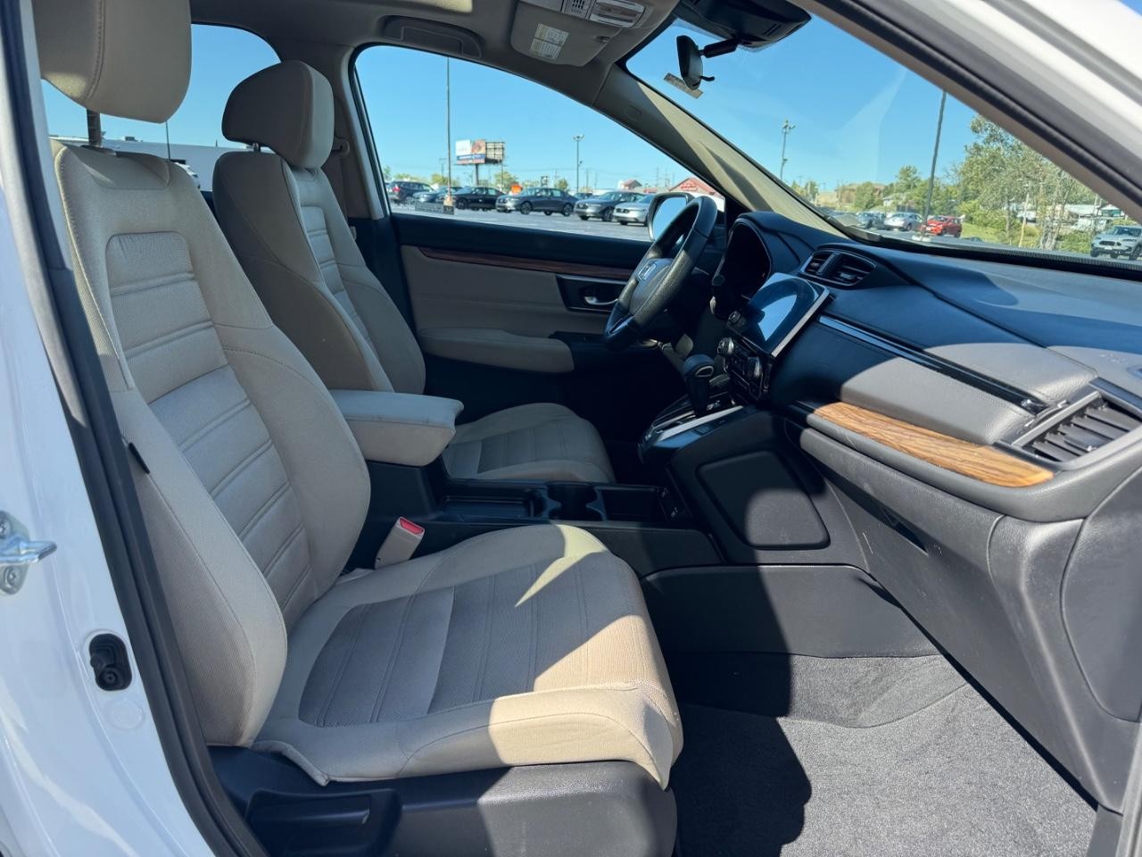 Honda CR-V Vehicle Full-screen Gallery Image 16