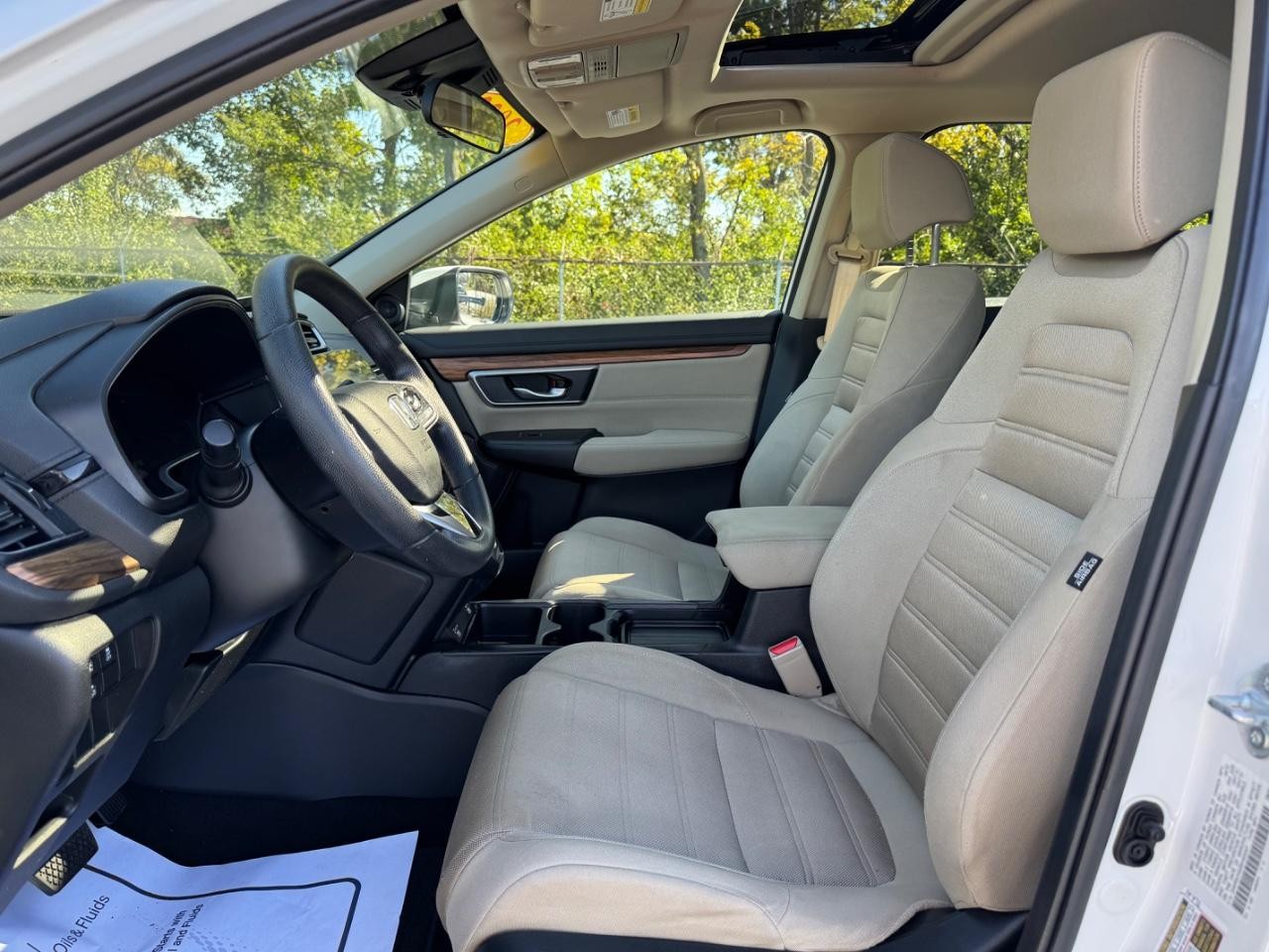 Honda CR-V Vehicle Full-screen Gallery Image 17