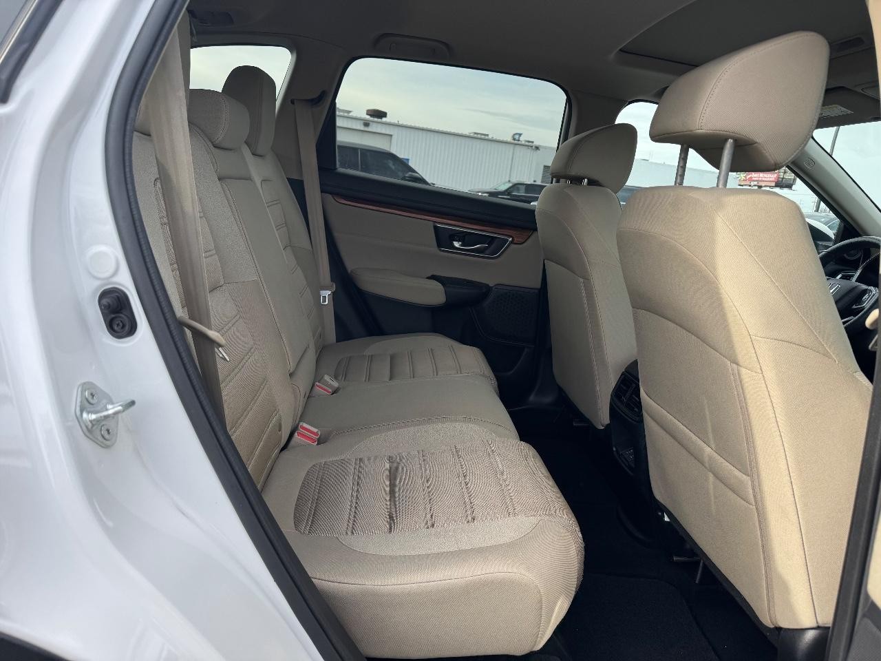 Honda CR-V Vehicle Full-screen Gallery Image 36